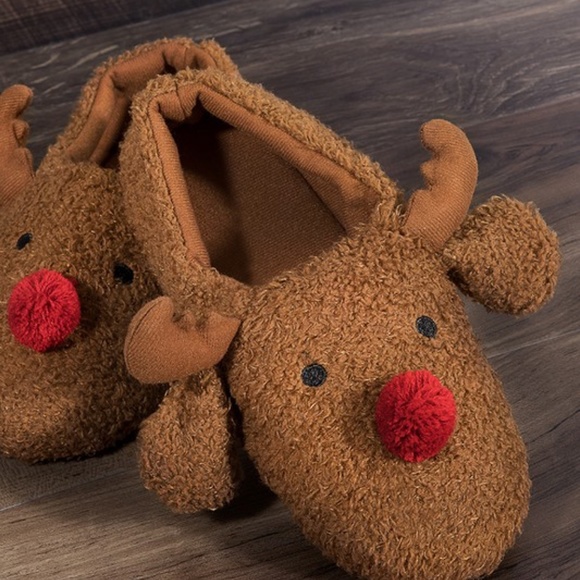 Cozy reindeer house slippers - Picture 4 of 6